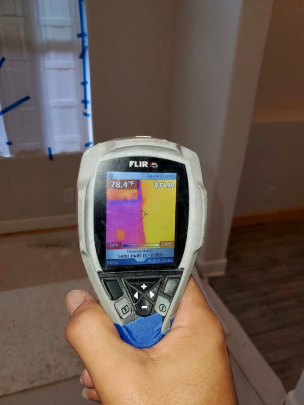 Thermal imaging camera reading moisture in a wall